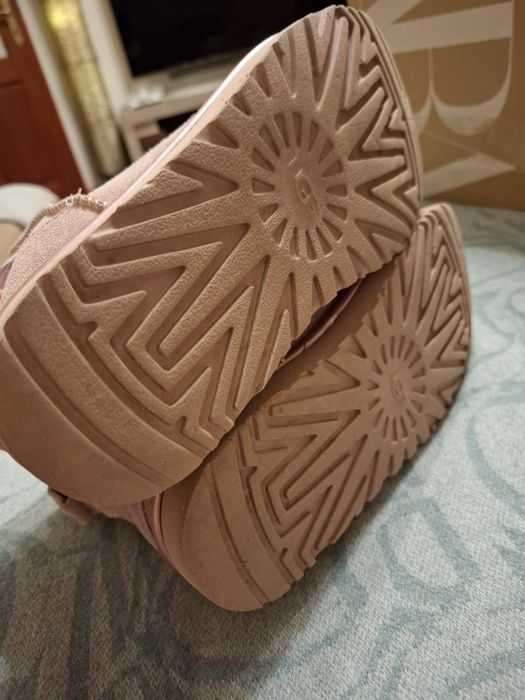 UGG 39 pudrowy róż
