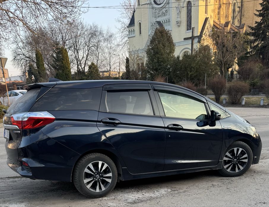 Honda Шатл гибрид, 2018г.