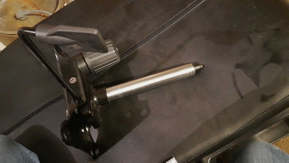 Пиастра 20х15 качающаяся офисного директорского кресла с газлифтом