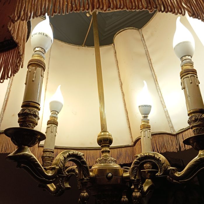 Candeeiro de pé alto em cobre, bronze