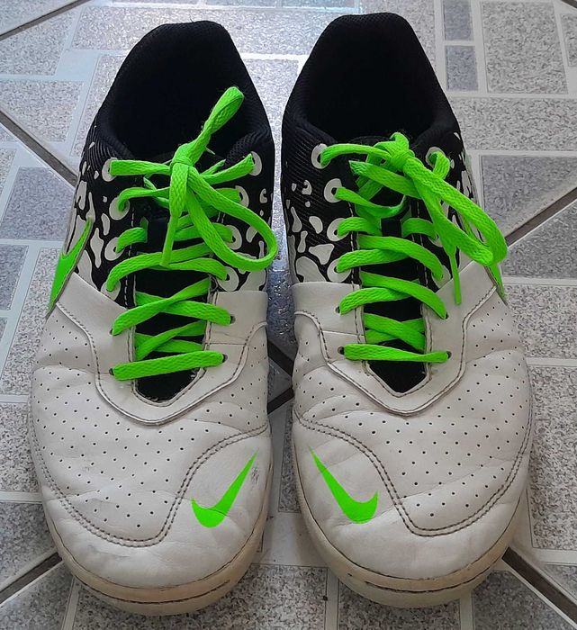 buty halowe NIKE rozm.40