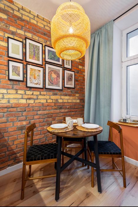 W PEŁNI WYPOSAŻONE Centrum, pierwsze piętro,  wszystko nowe ENGLISH