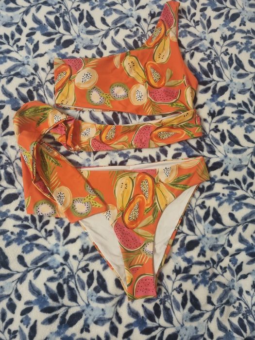 Купальник                          .