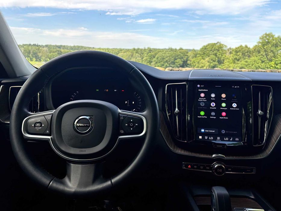 Volvo XC60 B5 Momentum      2022