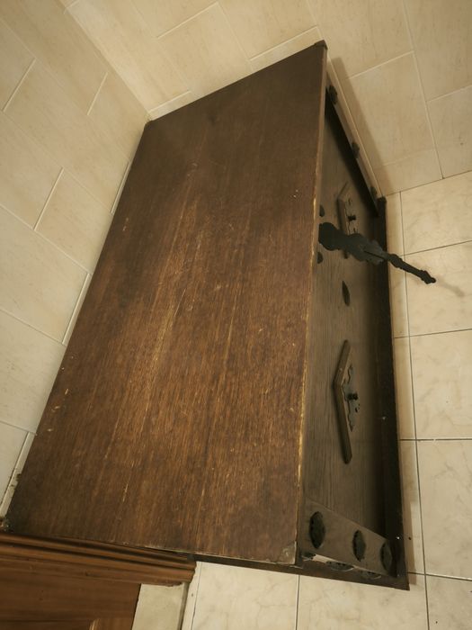 Arca Feita de Madeira