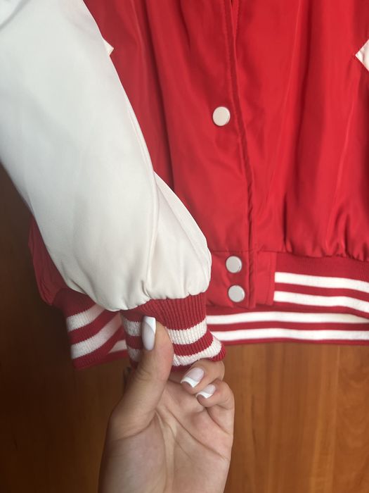 Бомбер куртка primark