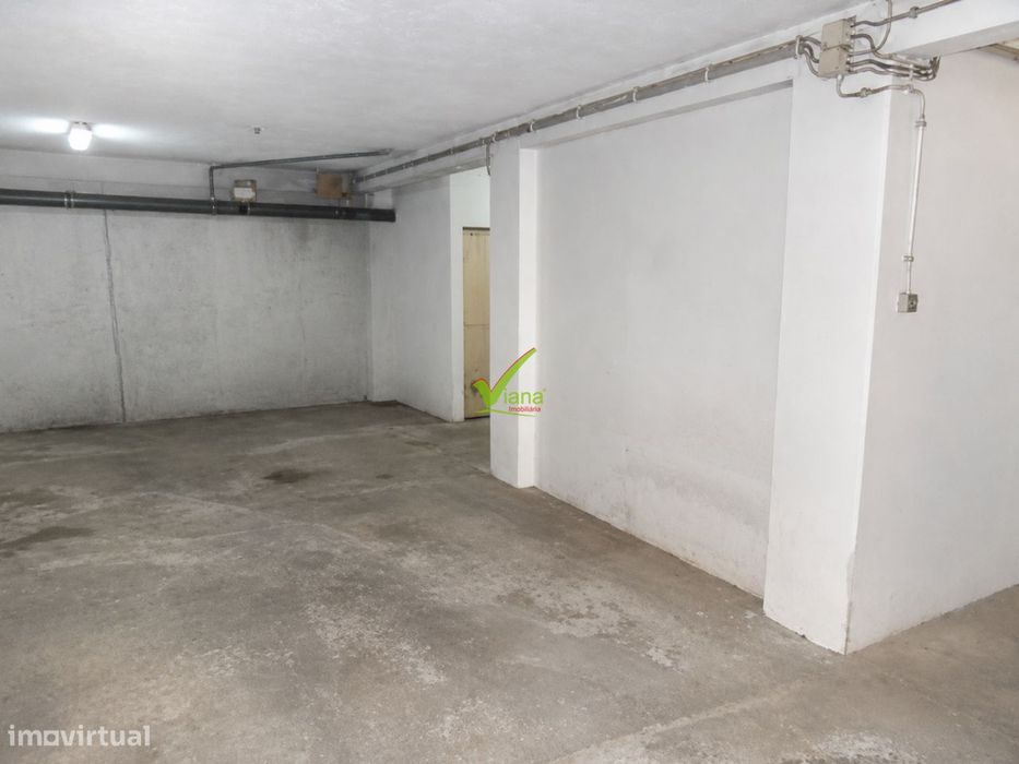 Lugar de Garagem, próximo Praia Aver-o-Mar
