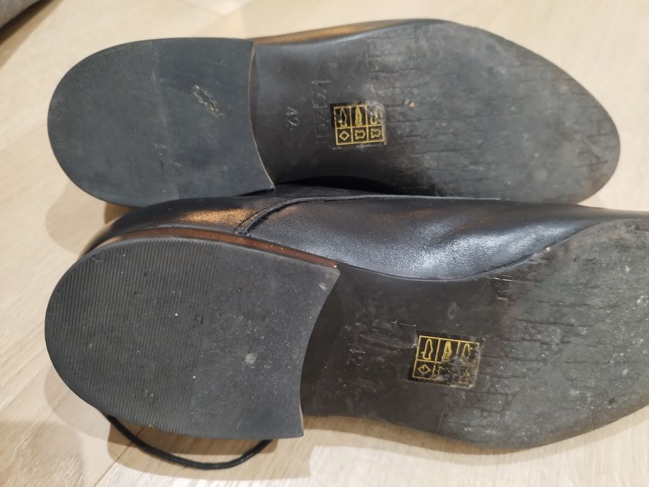 Czarne męskie półbuty Kazar roz 42