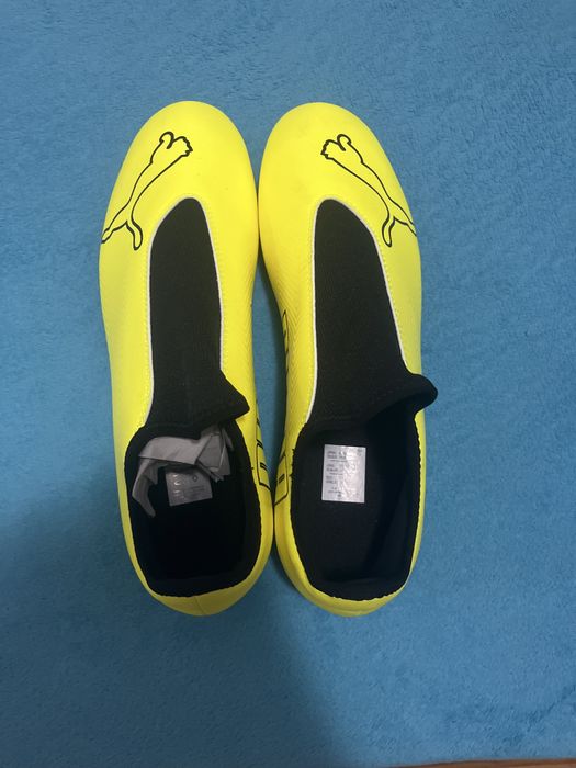 Chuteira PUMA novas - cor amarelo neon