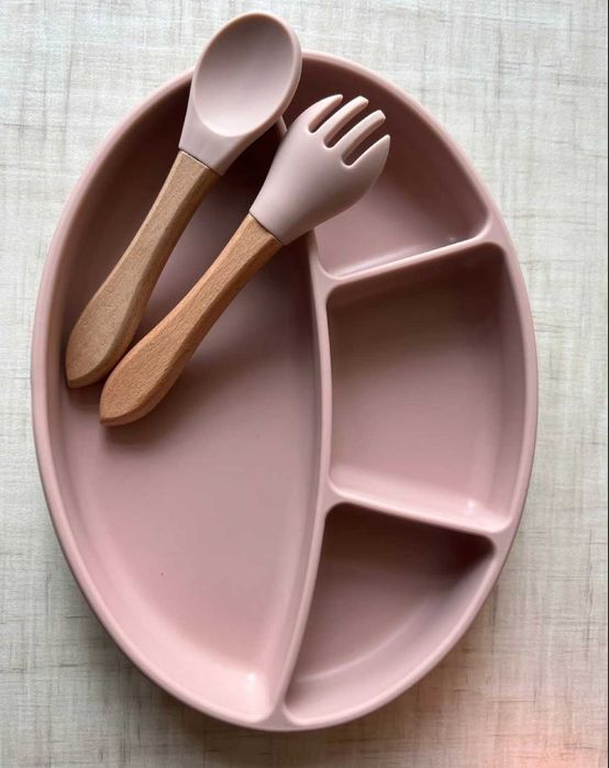 Комплект дитячого силіконового посуду