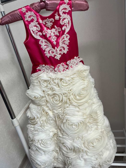 святкова сукня для дівчинки 122-128