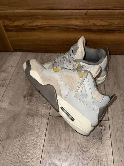 Jordan 4 Photon Dust
