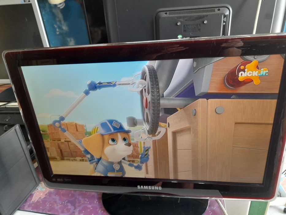 tv samsung 22" como nova funciona na perfeiçao.