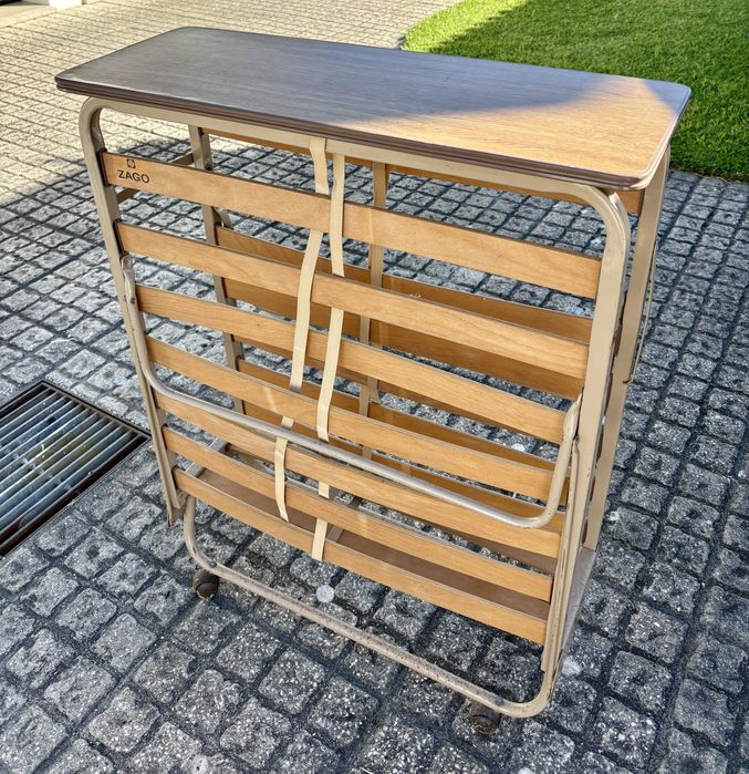 Cama dobrável com rodas - nova - em plegatino