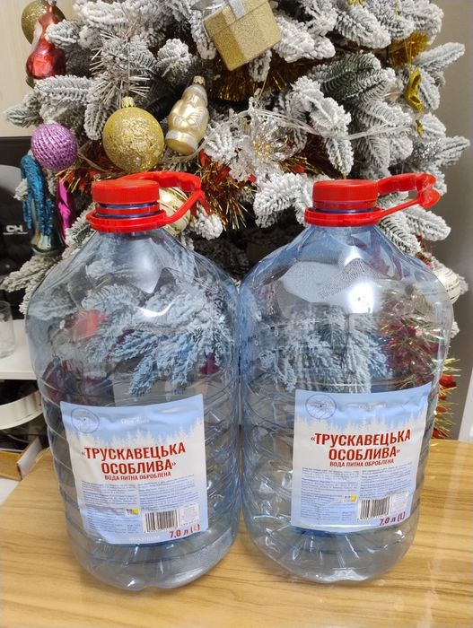 Бутылки пластиковые 5-ти лит-е.  15 шт.