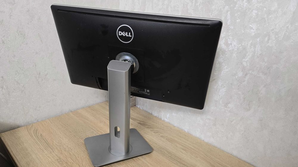 Монітори 23" 22" Dell P2314Ht NEC DELL E223W