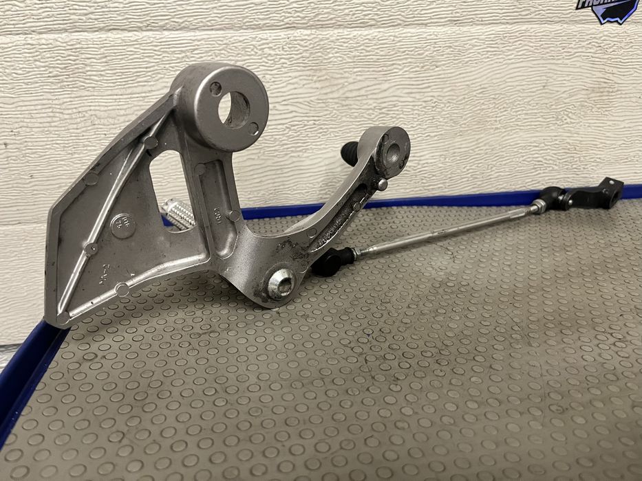 Lewy set yamaha xsr 900 podnóżek