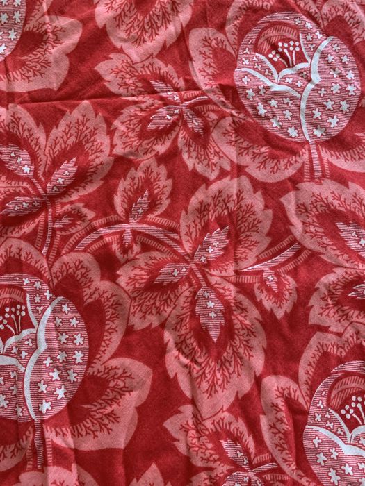 Saia Lanidor em tons de vermelho