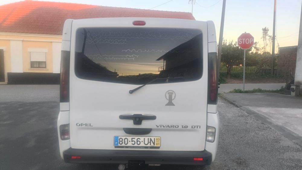 Opel Vivaro -  homolgada para especial dormitório