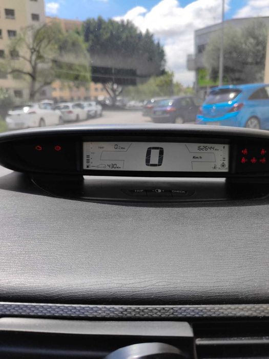 Citroën C4 2005 – Económico, Confortável e em Bom Estado