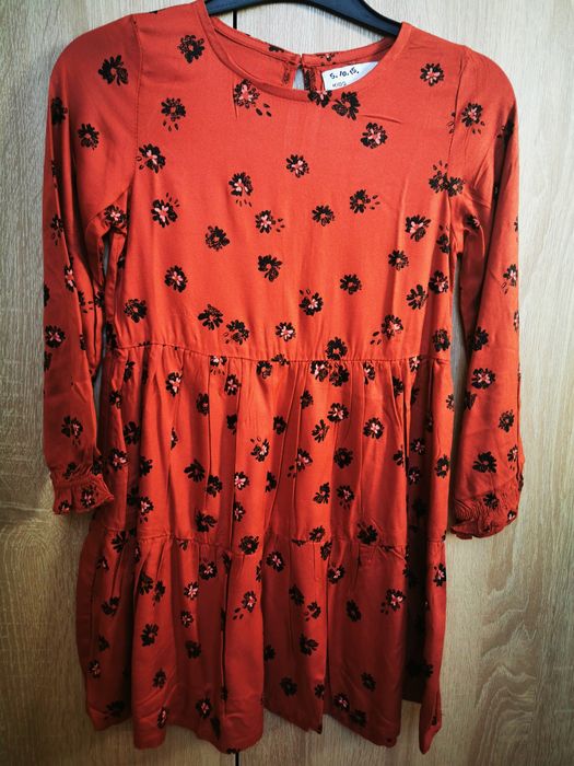 Nowa sukienka dla dziewczynki