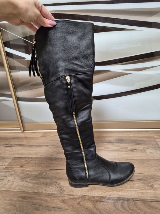 Стильні осінні шкіряні ботфорти 37 розміру