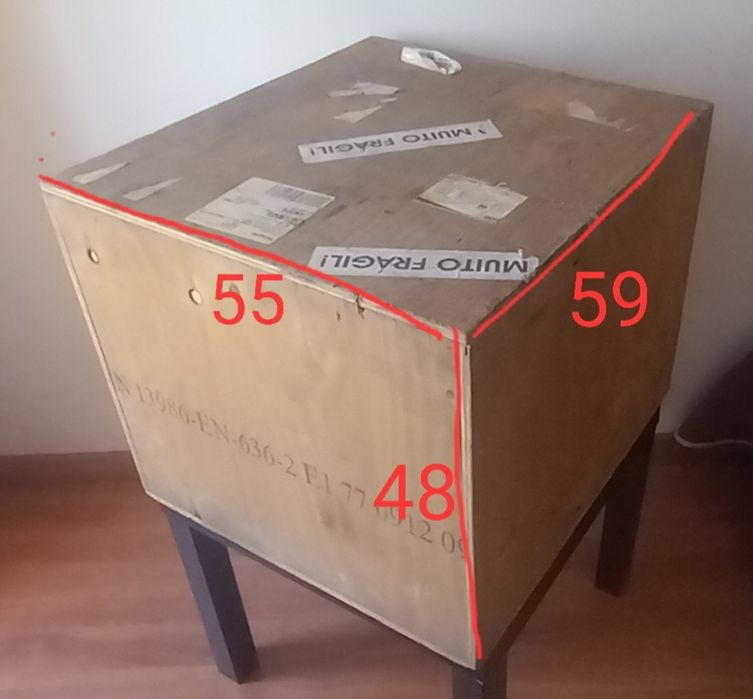 Caixa em contraplacado maritimo,  leve e muito resistente, 59x55x48cm