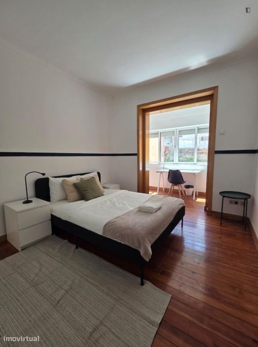 Quarto - localizado em Arroios Lisbon