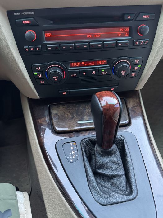 Продам BMW e90  2005