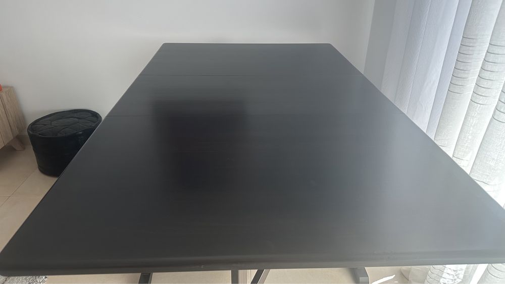 Mesa de jantar holandesa em madeira maciça