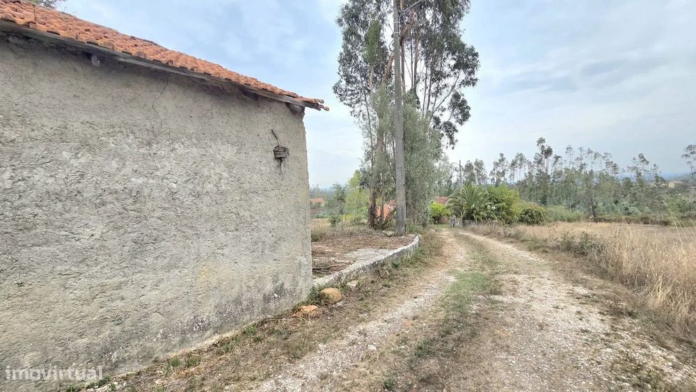Casa de Campo  ||  Para recuperação  || Rio De Couros, Ourém