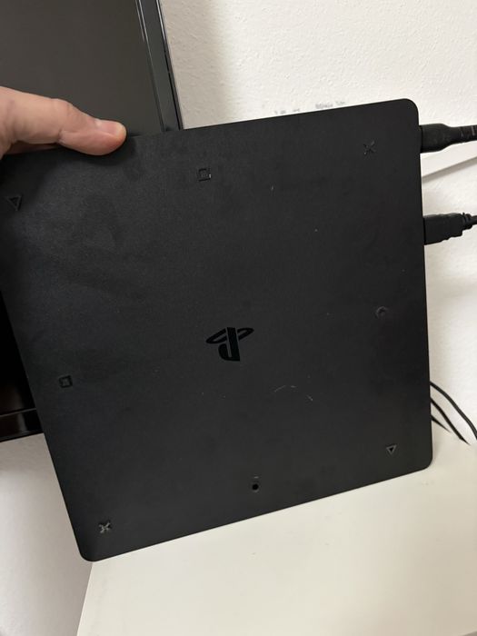 Playstation 4.           .