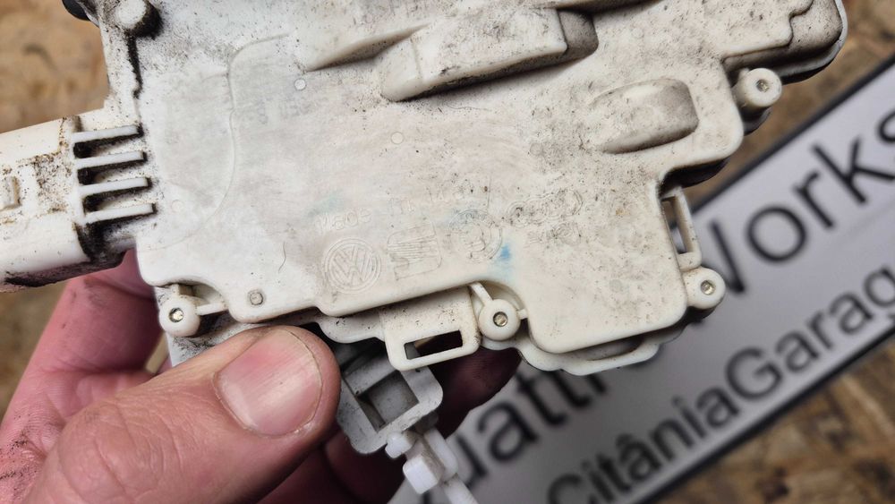 AUDI A4 B6-B7 8E/Seat/Skoda/Etc - Fechadura Trás Direita 8E0.839016AA