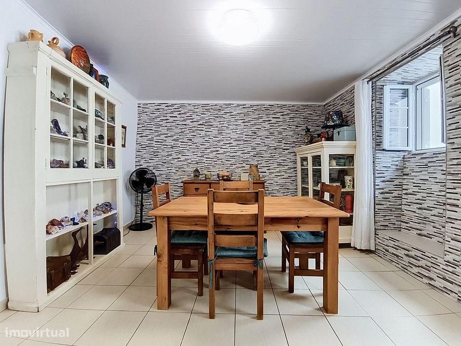 Moradia T2 no Centro da Vila do Nordeste | Jardim e Excelente Potencia