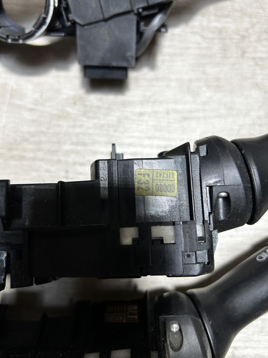 Підрульовий перимикач гітара Toyota Auris Yaris Avensis Aygo