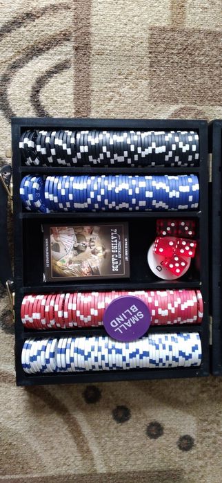 Покер, Покерный набор 200 фишек