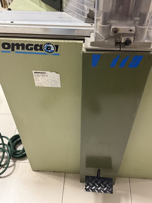 Máquina de esquadria Omga V113