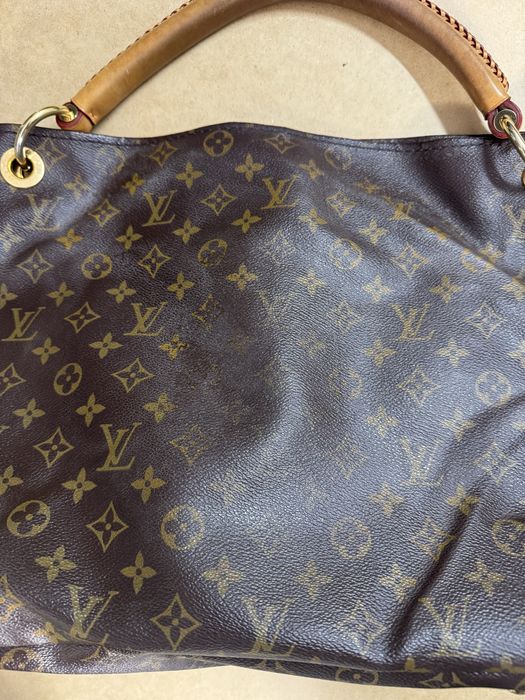 Authentic Louis Vuitton artsy mm canvas leather bag