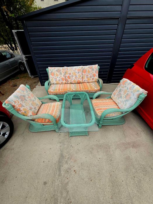 Komplet rattanowy z poduszkami – sofa + fotele + ława