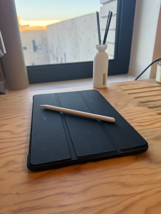 iPad 8gen com caneta e capa