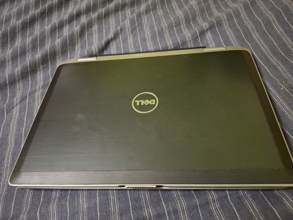 Laptop dell  p15g