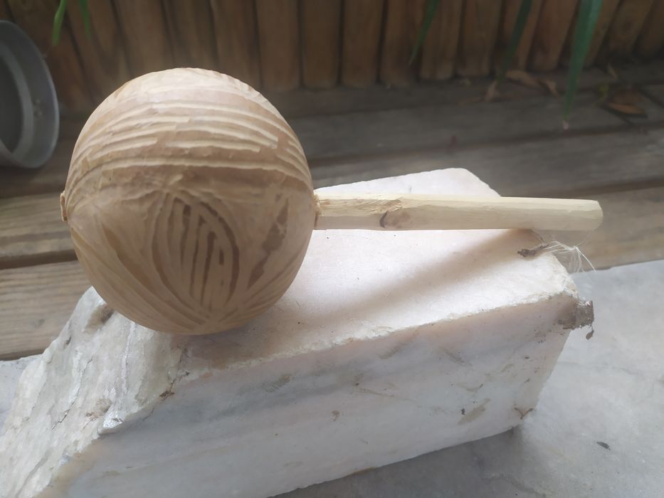 Maraca de madeira