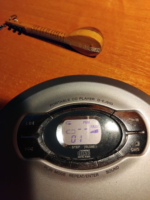 Плеєр SONY Discman та Walkman