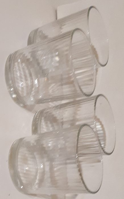 Бокалы, стаканы,кружки, тарелки и т.д. разное кухонное.