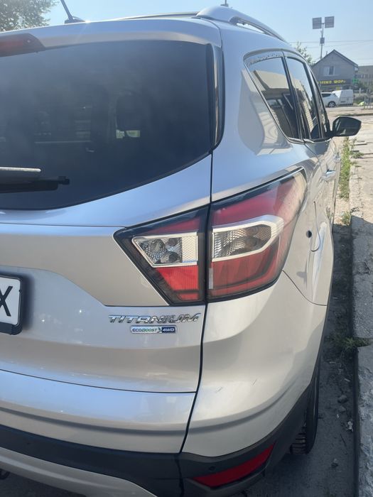 Продаю Ford Escape