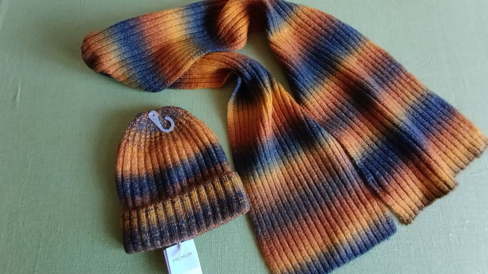 Шапка і шарф Reserved 9-13 років Комплект