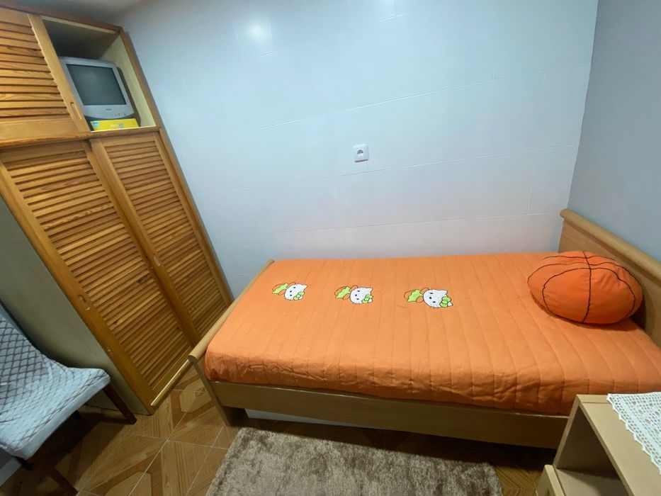 Alugo quarto para 1 pessoa