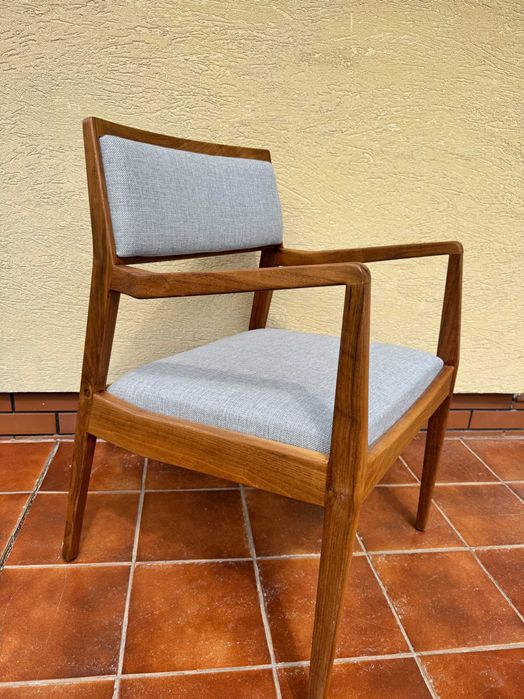 Fotel klubowy krzesło PRL po renowacji antyk vintage fotel patyczak