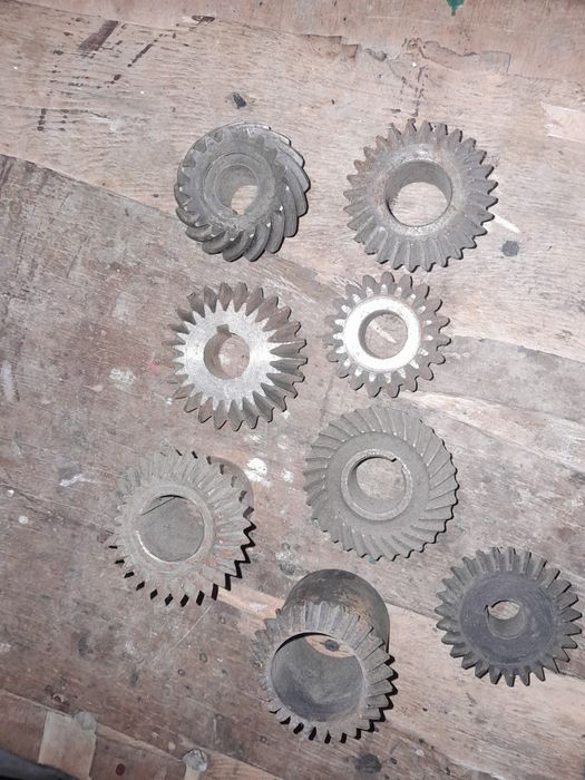 Koła zębate,ślimaki.Śruby do imadeł. Duże rozm wiert. Pokr. do nażynek