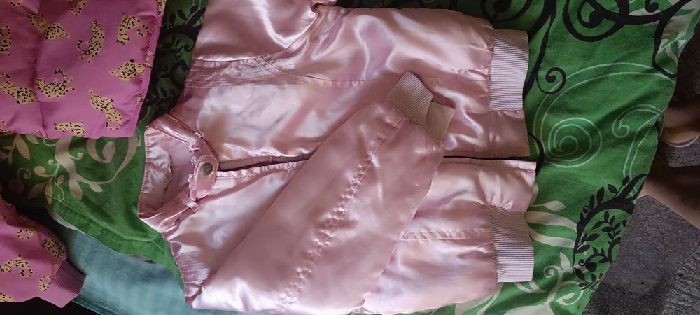 Куртки на дівчинку 110-116